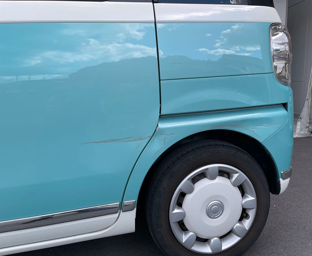 「施工前」ダイハツ ムーブキャンバスの左スライドドア・クォーターの修理(奈良県香芝市のお客様)